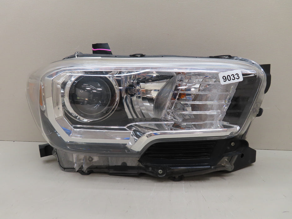 2019-2023 TOYOTA TACOMA FRONT RIGHT HEADLIGHT HALOGEN OEM