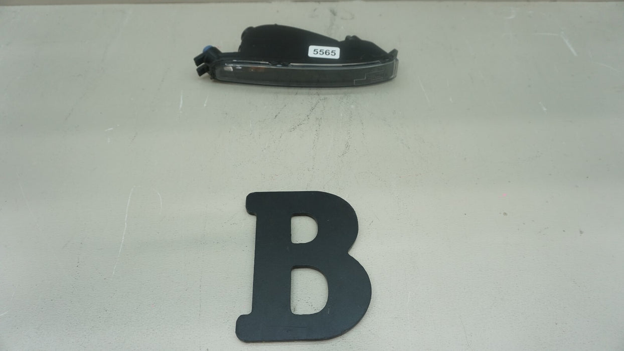 2017-2019 VOLKSWAGEN BEETLE FRONT RIGHT PASSENGER SIDE TURN SIGNAL LIGHT OEM