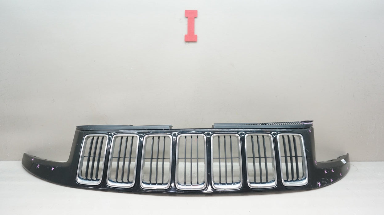 2014-2016 JEEP GRAND CHEROKEE FRONT UPPER CENTER RADIATOR GRILLE OEM 1WL32TRM