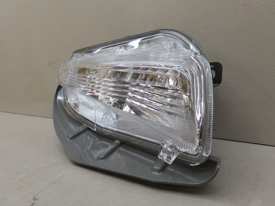 2012-2014 TOYOTA PRIUS V RIGHT PASSENGER SIDE TURN SIGNAL OEM