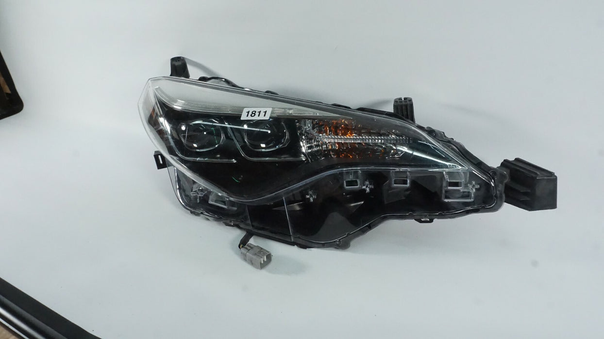 2017-2019 TOYOTA COROLLA FRONT RIGHT PASSENGER SIDE HEADLIGHT HEAD LAMP OEM