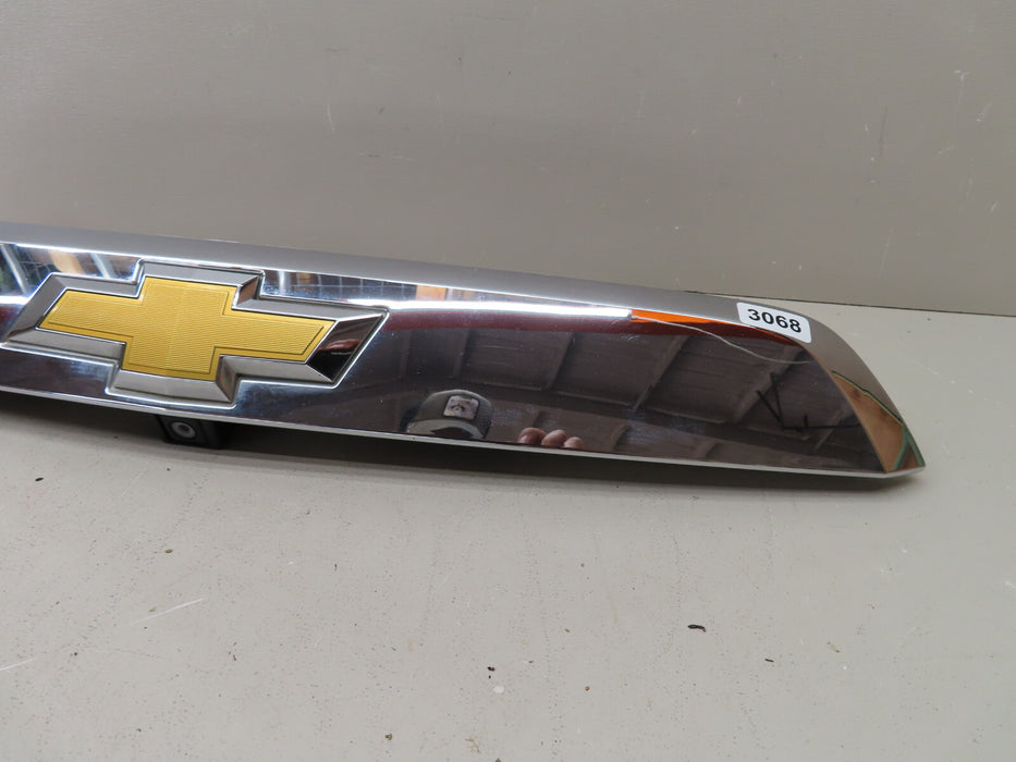 13-17 CHEVROLET TRAVERSE TRIM MOULDING LIP SPOILER TRUNK BUTTON WITH CAMERA OEM
