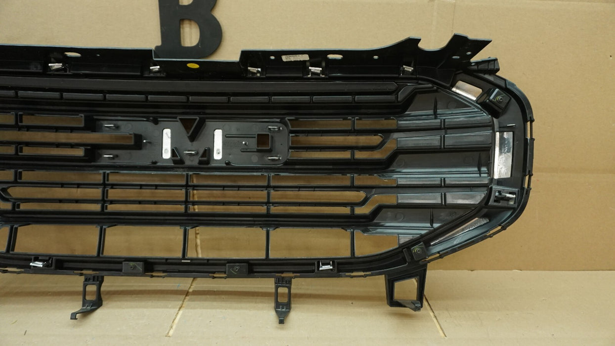 2018-2020 GMC TERRAIN FRONT BUMPER CENTER GRILL GRILLE OEM 23196293 18 19 20
