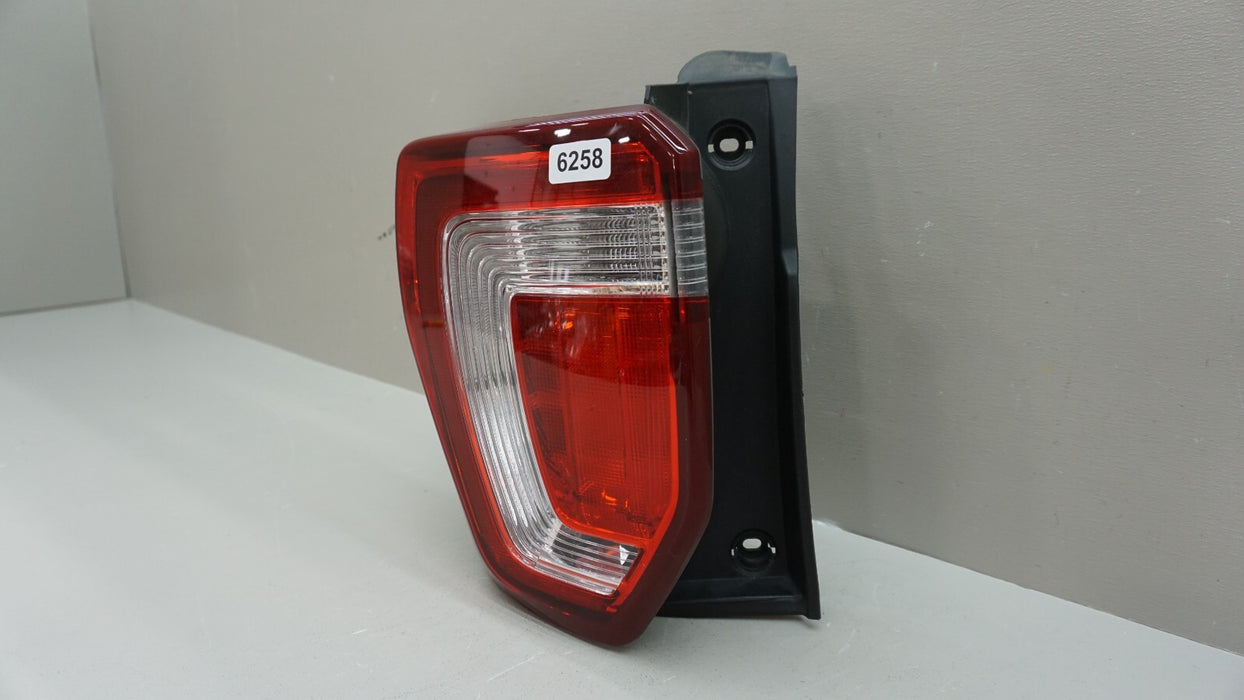 2016-2019 FORD EXPLORER REAR LEFT DRIVERS SIDE TAIL LIGHT OEM 16 17 18 19