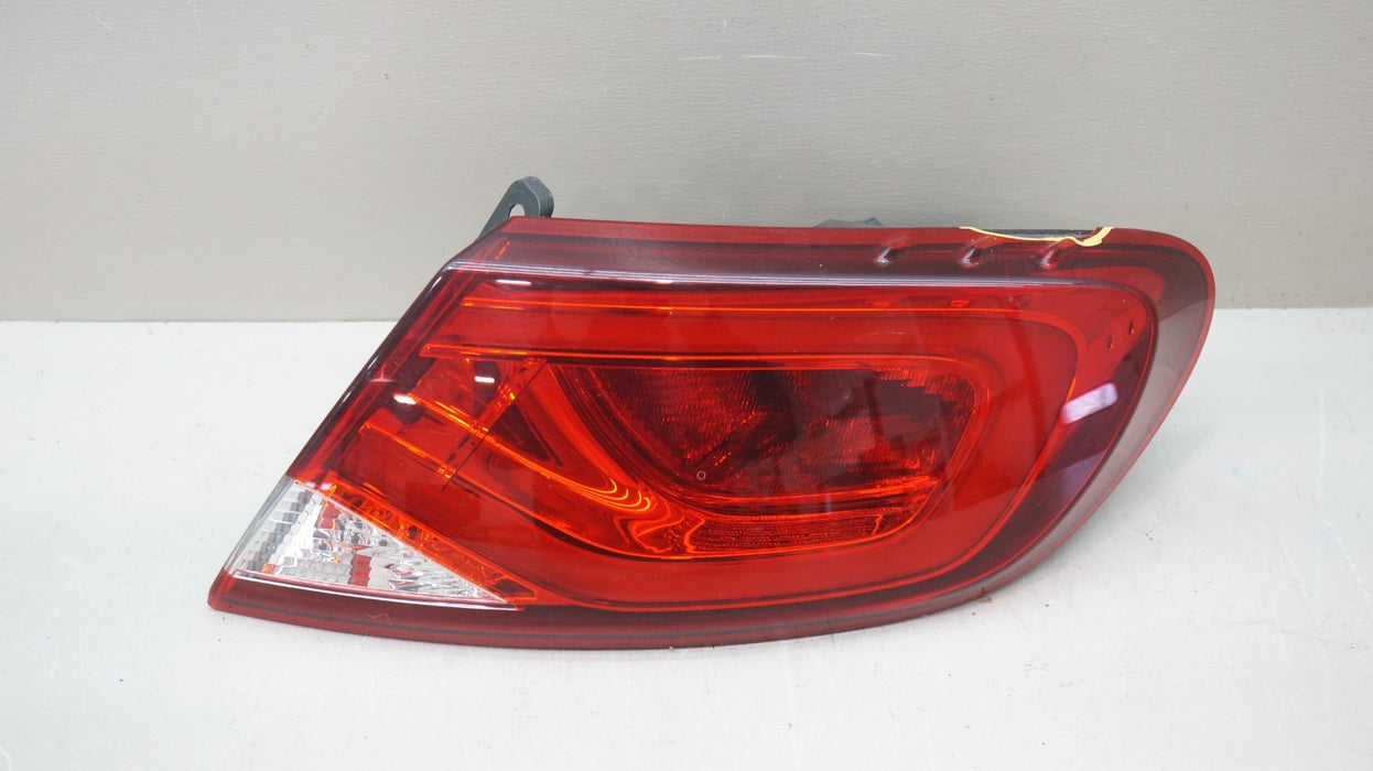 2015-2017 CHRYSLER 200 REAR RIGHT PASSENGER SIDE TAIL LIGHT OEM