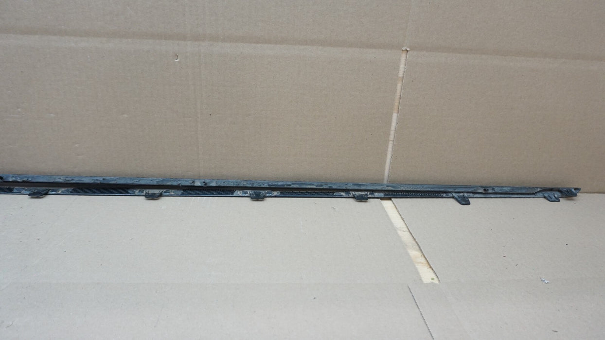 MERCEDES-BENZ W213 E63 AMG (S) CARBON FIBER SIDE SKIRT INSERTS OEM