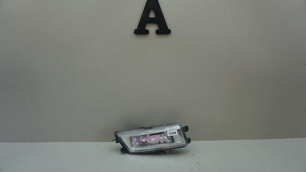 2014-2015 VOLKSWAGEN PASSAT FRONT RIGHT PASSENGER SIDE BUMPER FOG LIGHT LAMP OEM