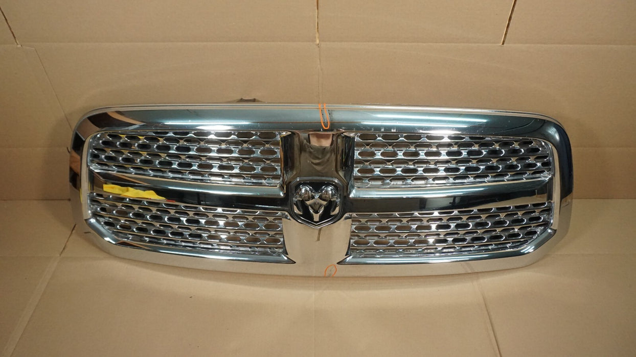 2013-2018 DODGE RAM 1500 FRONT GRILLE CHROME 13DSAC0020 OEM 13 14 15 16 17 18