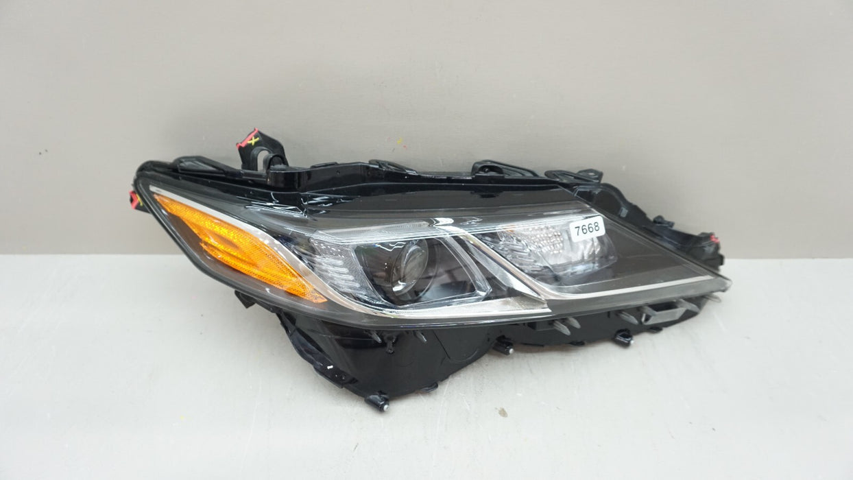 2018-2021 TOYOTA CAMRY FRONT RH RIGHT PASSENGER SIDE HALOGEN HEADLIGHT OEM