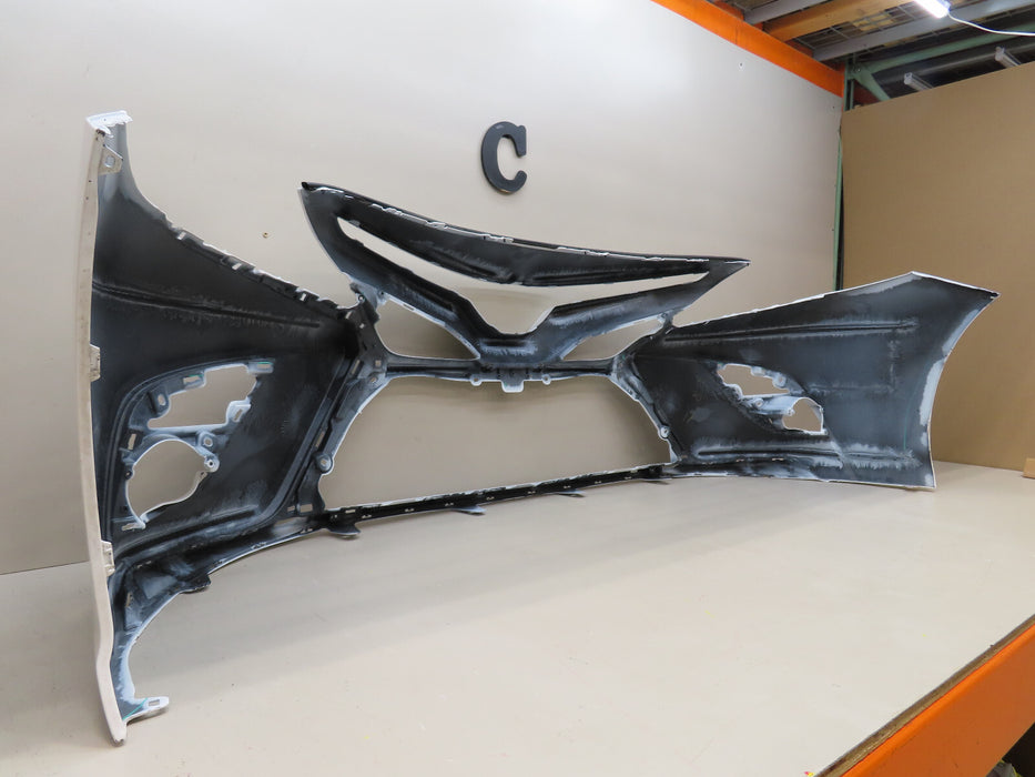 2018 2019 TOYOTA CAMRY FRONT BUMPER COVER OEM 52119-06E30