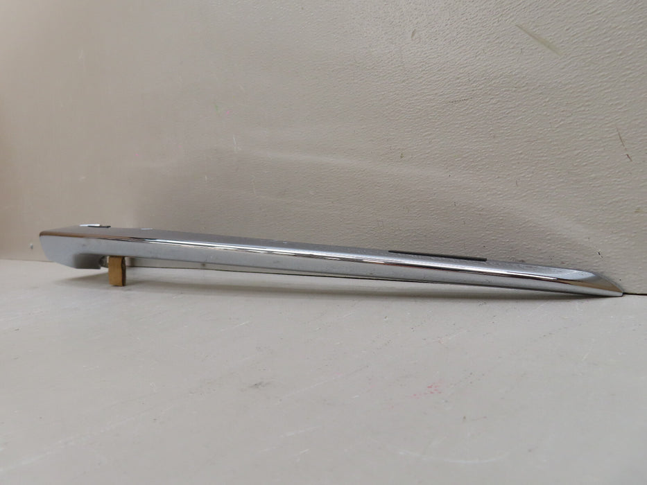 2023-2024 HONDA CR-V FRONT RIGHT HEADLIGHT  MOLDING TRIM OEM 33102-3A1-A010