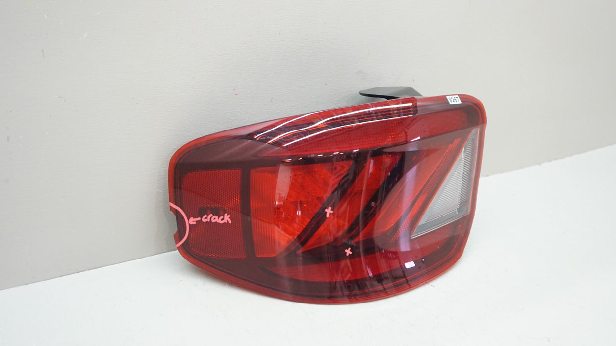 2020-2023 HYUNDAI VENUE REAR LEFT DRIVER SIDE TAIL LIGHT OEM 92401-K21