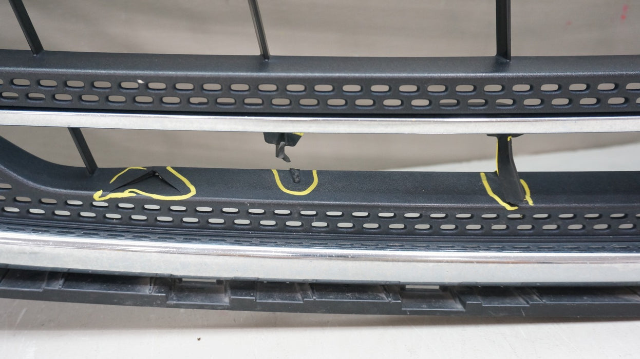 2018-2021 CHEVROLET TRAVERSE FRONT BUMPER RADIATOR GRILLE OEM 84344488 *DAMAGED*