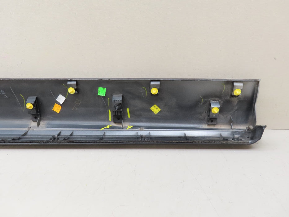 2014-2019 TOYOTA HIGHLANDER FRONT RIGHT LOWER DOOR MOLDING OEM 75071-0E081