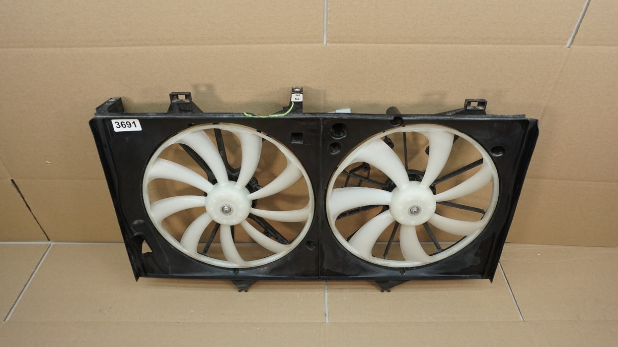 2012-2017 TOYOTA CAMRY SEDAN ENGINE RADIATOR COOLING FAN MOTOR SHROUD BLADE OEM