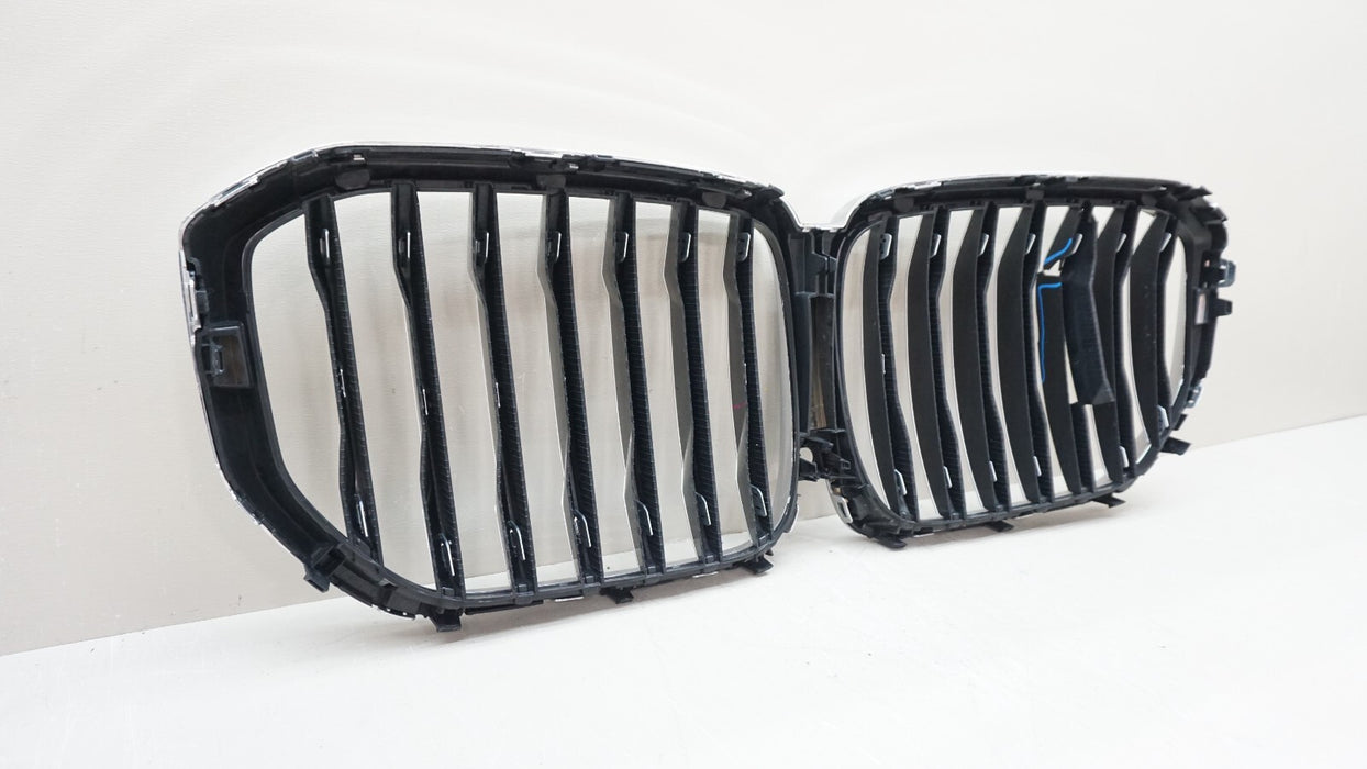 2019-2023 BMW X5 G05 FRONT UPPER BUMPER RADIATOR GRILLE OEM 7454887
