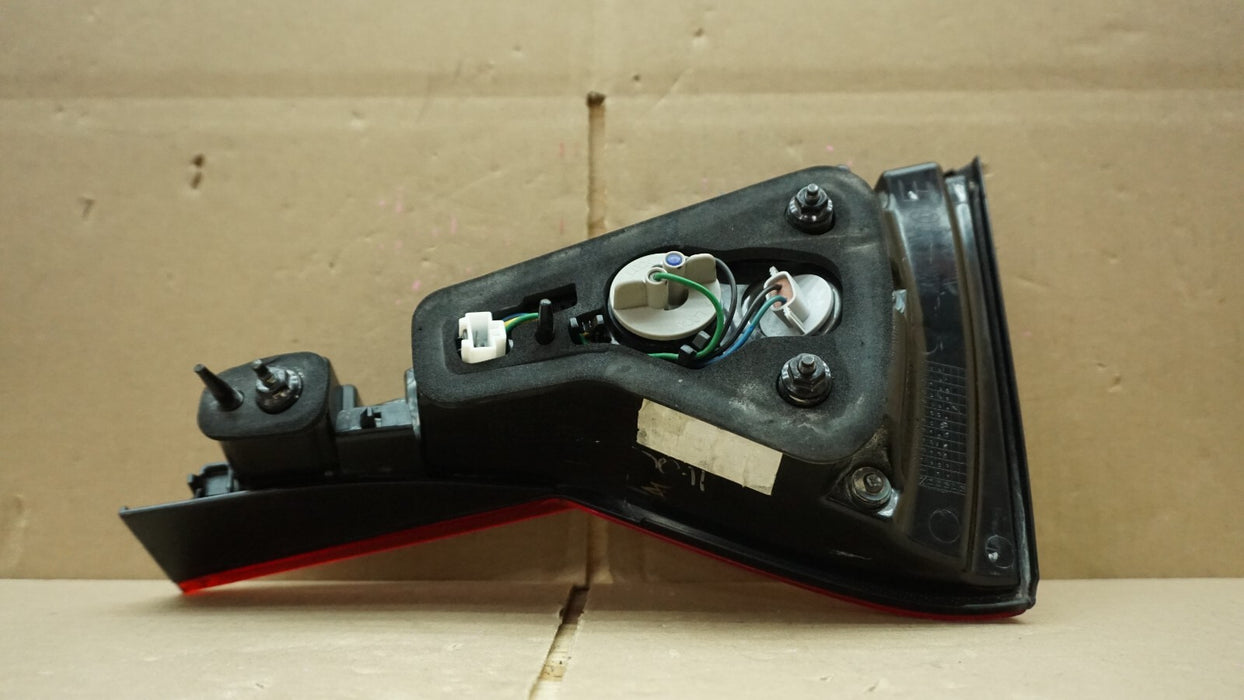2015-2017 HYUNDAI SONATA LEFT DRIVER SIDE INNER TRUNK TAIL LIGHT HALOGEN OEM
