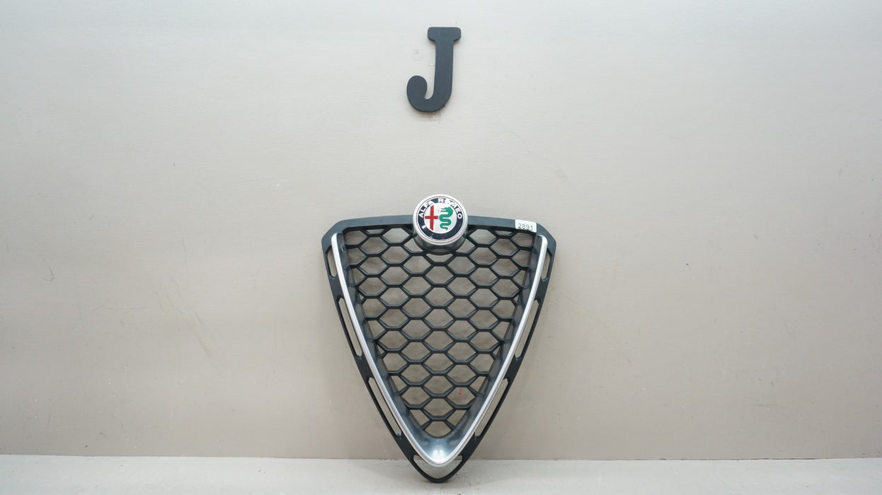 2017-2024 ALFA ROMEO STELVIO FRONT BUMPER GRILLE  W/ EMBLEM 156108638 OEM