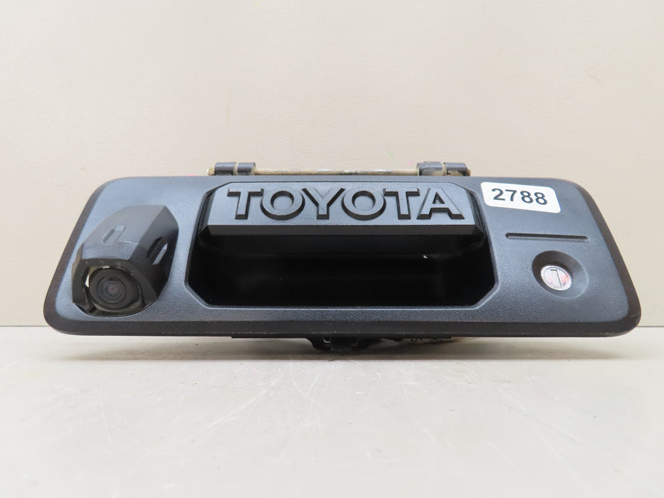 2015 - 2018 TOYOTA TACOMA LIFTGATE HANDLE/BACKUP CAMERA OEM 69090-0C090-C