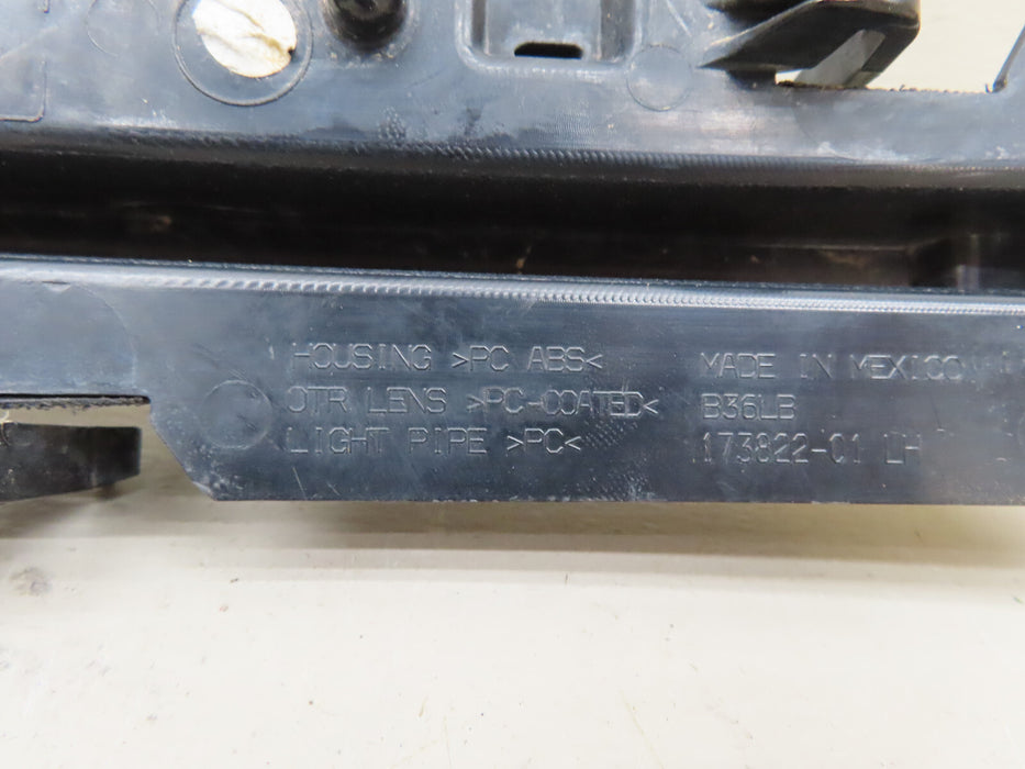 2010-2019 FORD TAURUS FRONT LEFT DRIVER SIDE TURN SIGNAL OEM AG13-13B221-AB