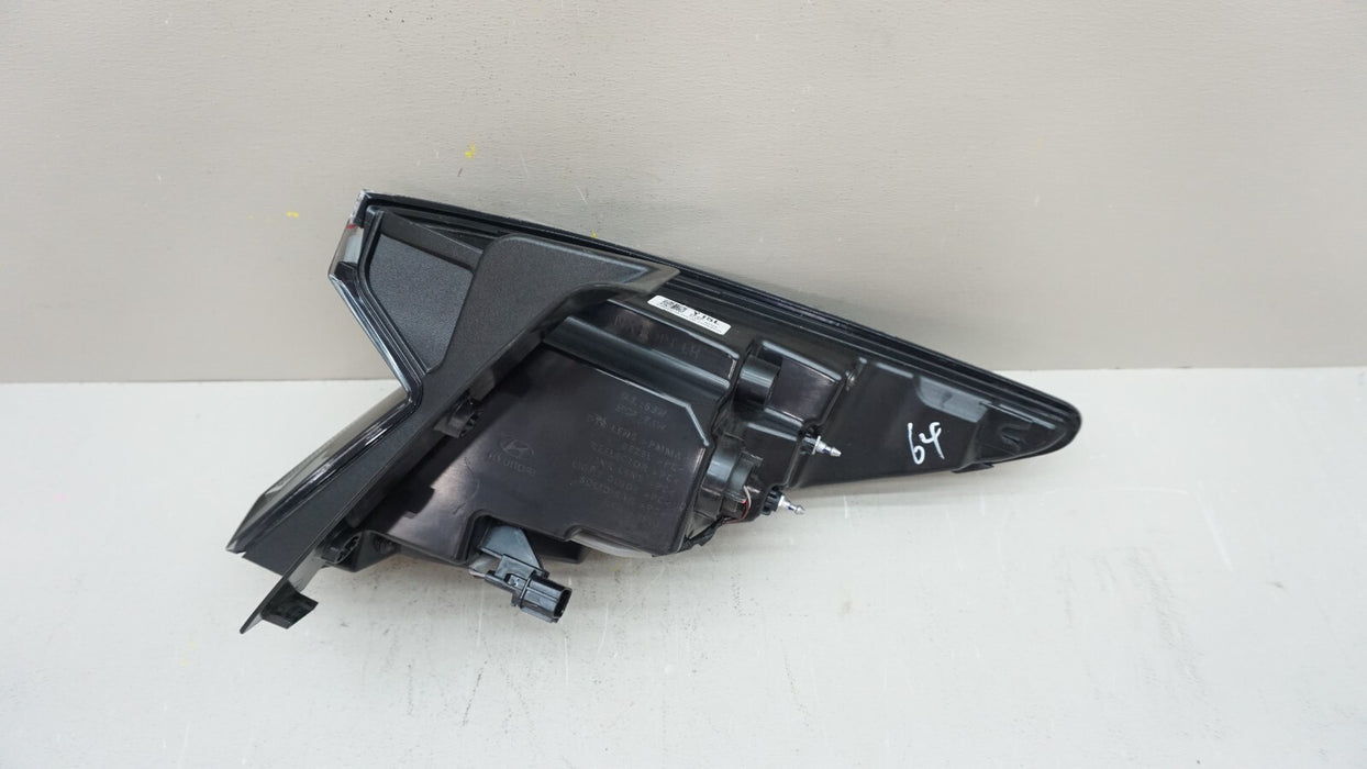 2022-2024 HYUNDAI TUCSON REAR RH RIGHT PASSENGER SIDE OUTER TAIL LIGHT OEM