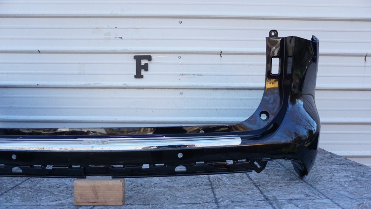 2020-2023  TOYOTA HIGHLANDER REAR BUMPER COVER OEM 52159-OE180