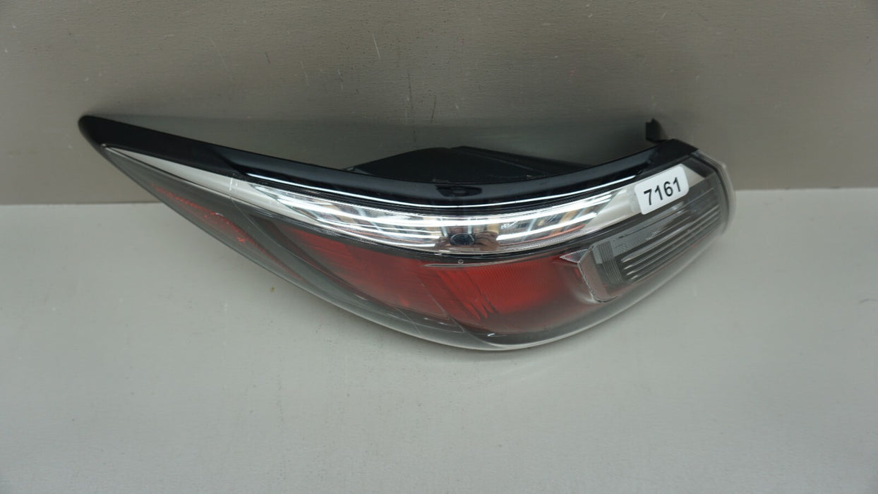 2016-2019 TOYOTA YARIS REAR LEFT DRIVER SIDE TAIL LIGHT OEM 16 17 18 19