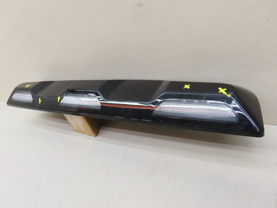 20-23 GMC SIERRA/CHEVY SILVERADO 2500/3500HD AMBER ROOF MARKER CLEARANCE LIGHT