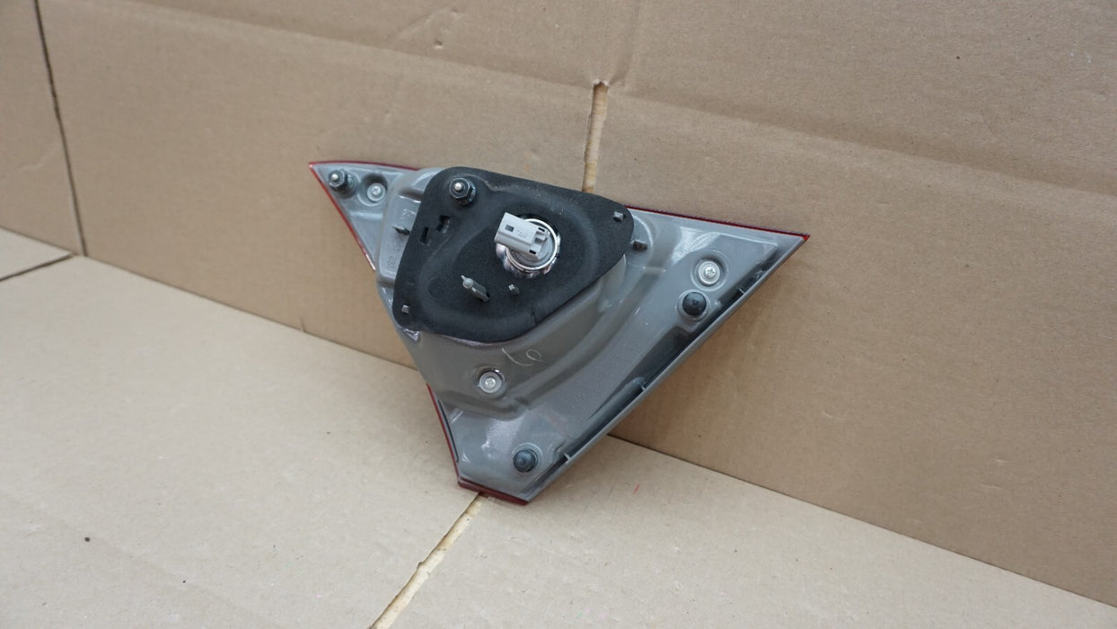 2015-2017 TOYOTA CAMRY REAR LEFT  DRIVERS INNER TRUNK TAIL LIGHT OEM 15 16 17