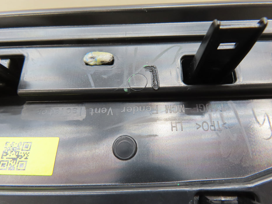 GMC FRONT LEFT DRIVER SIDE FENDER VENT OEM