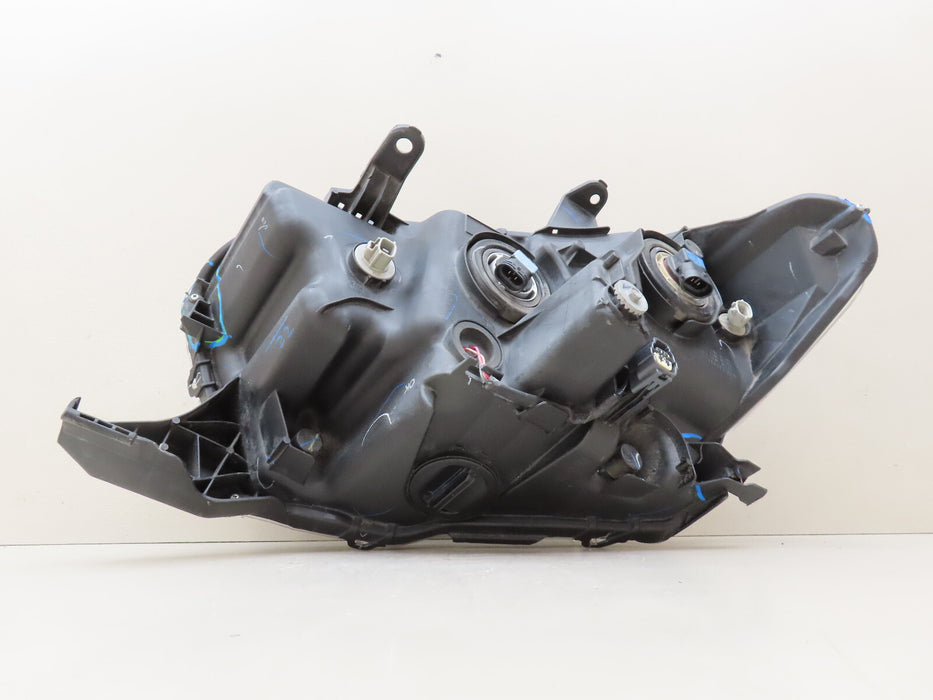 2016-2020 TOYOTA TACOMA FRONT RIGHT PASSENGER HEADLIGHT HALOGEN OEM