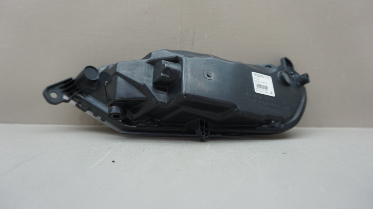 2016-2020 VOLVO S90 FRONT RIGHT PASSENGER SIDE FOG LIGHT OEM 17 18 19