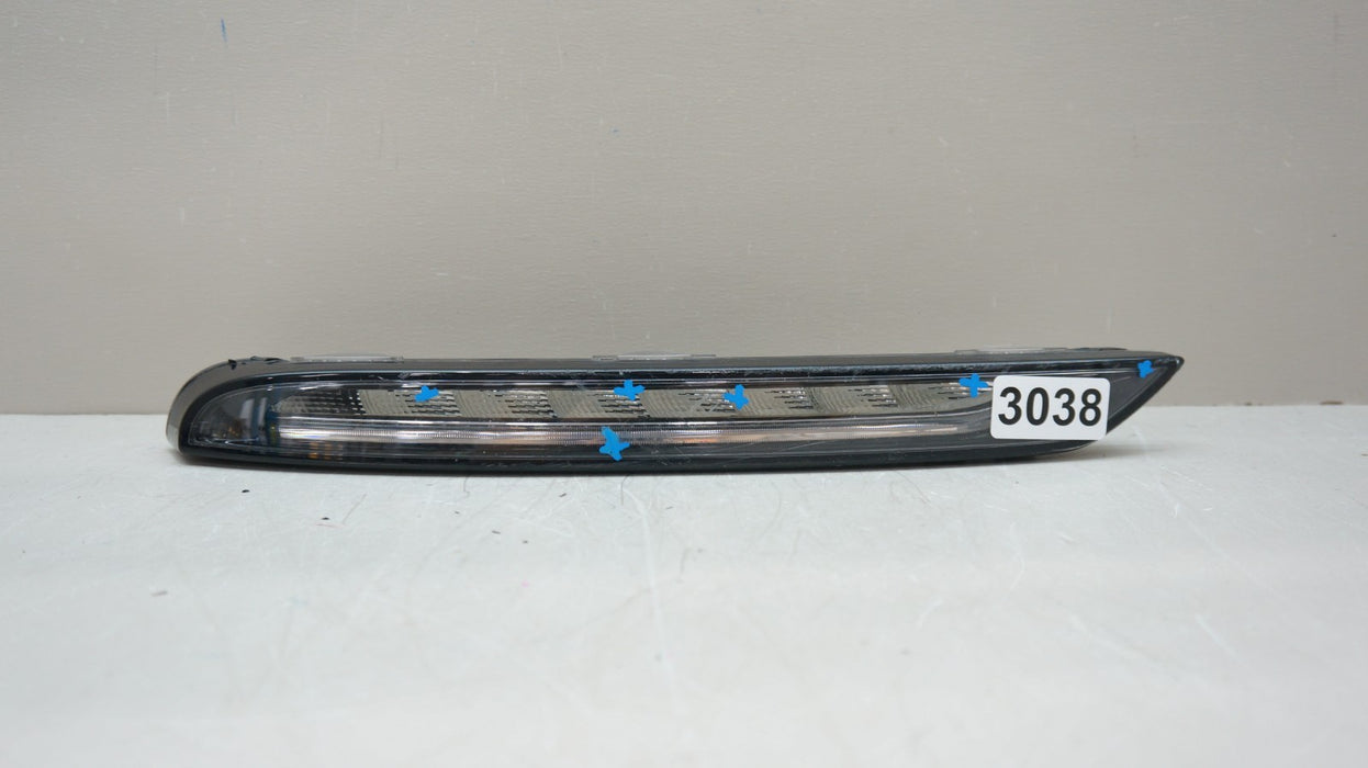 2015-2018 PORSCHE MACAN RH RIGHT FRONT LED DRL TURN SIGNAL 95B-941.182.A OEM