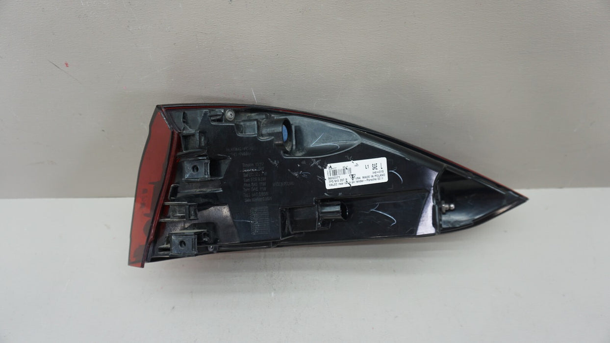 2015-2017 PORSCHE CAYENNE REAR LEFT DRIVER SIDE OUTER TAIL LIGHT OEM 7P5945207R