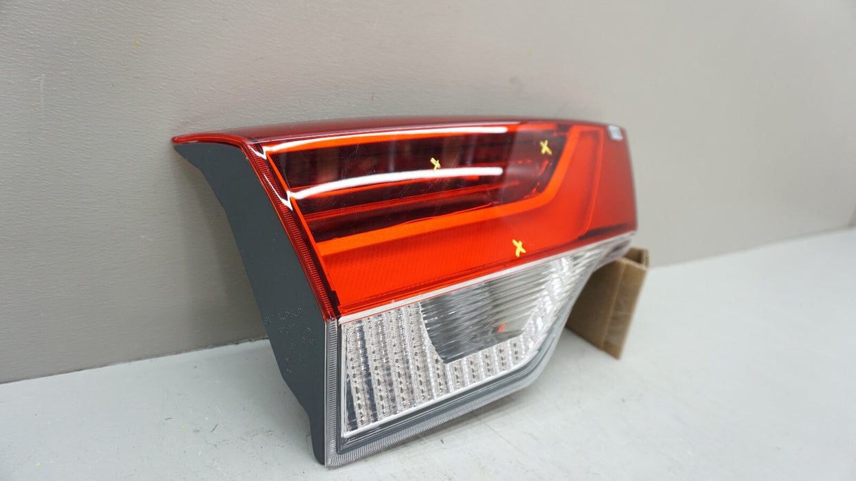 2017-2019 TOYOTA HIGHLANDER LEFT DRIVERS SIDE INNER TAIL LIGHT OEM 17 18 19