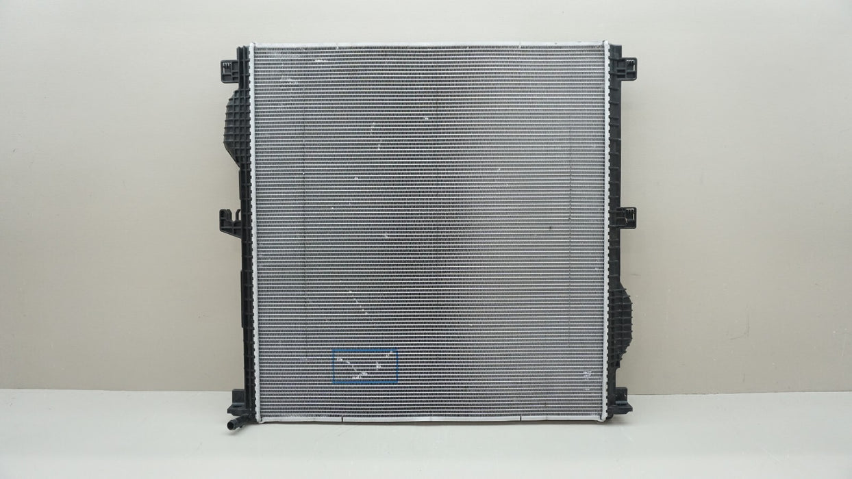 2022-2024 LAND ROVER RANGE ROVER HSE MAIN RADIATOR OEM L25951