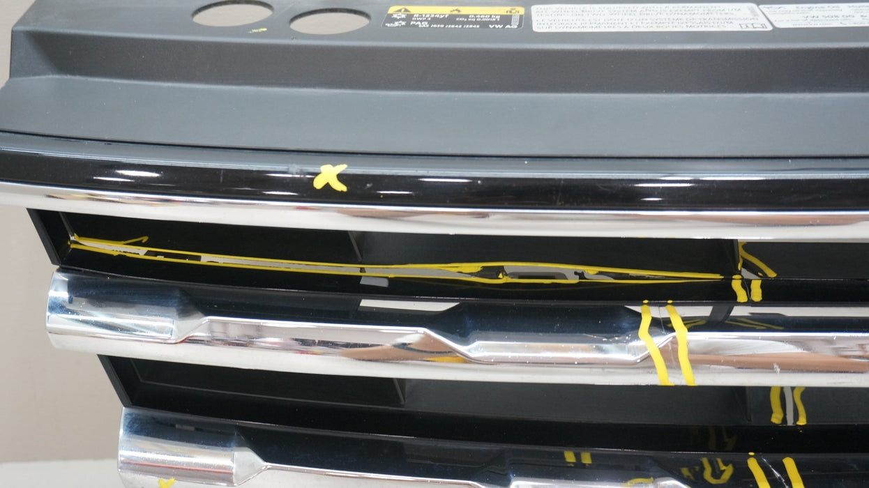 2018-2021 VOLKSWAGEN TIGUAN FRONT BUMPER RADIATOR GRILLE OEM 5NN853653