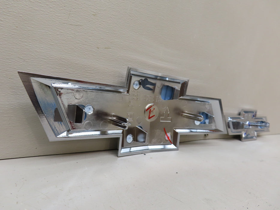 2021-2025 GM CHEVROLET FRONT AND REAR EMBLEM OEM