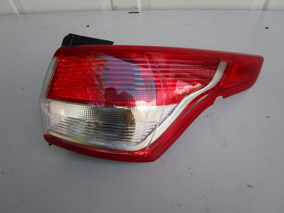 13 14 15 FORD ESCAPE REAR RIGHT TAIL LIGHT OEM