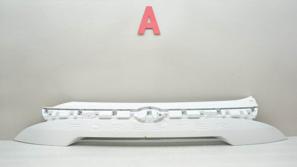 2025 SUBARU FORESTER REAR LIFTGATE MOLDING TRIM GARNISH OEM