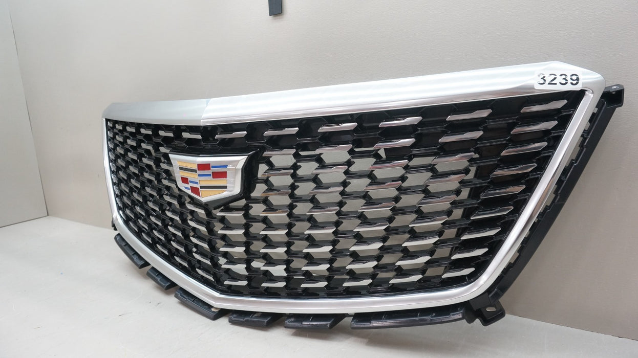 2020-2025 CADILLAC XT5 FRONT UPPER GRILLE W CAMERA HOLE OEM 84226179