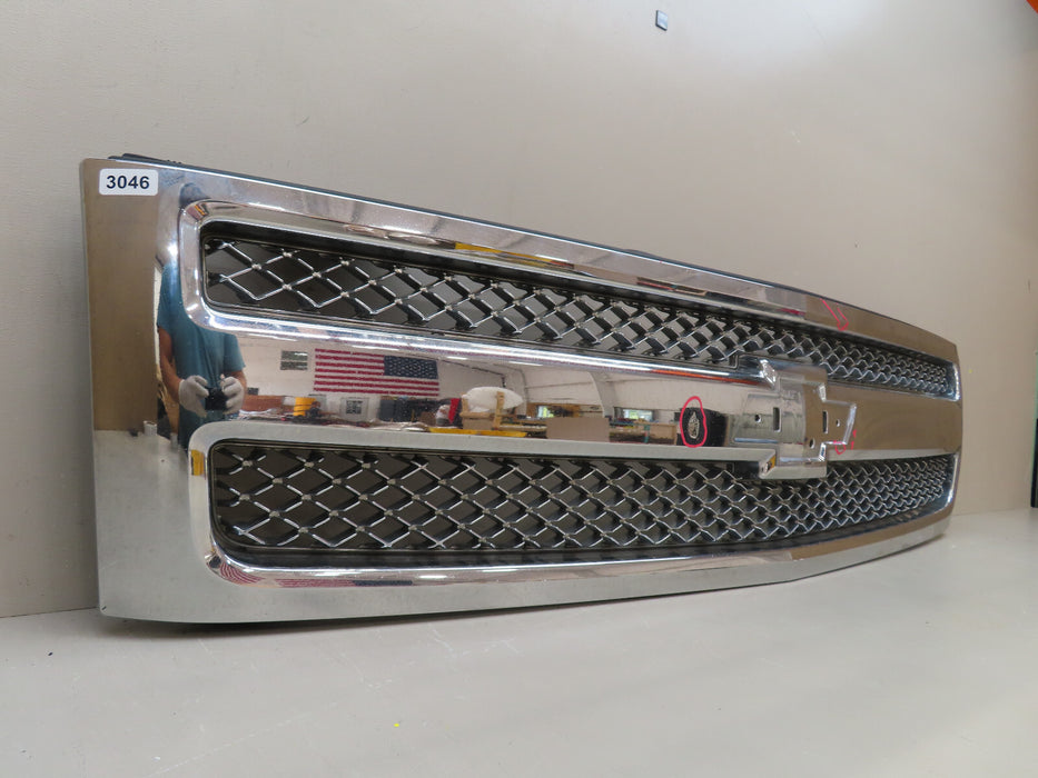 2007-2013 CHEVROLET SILVERADO 1500 FRONT RADIATOR GRILLE GRILL OEM
