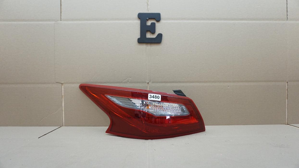 2016-2018 NISSAN ALTIMA REAR LEFT DRIVERS TAIL LIGHT OEM 16 17 18