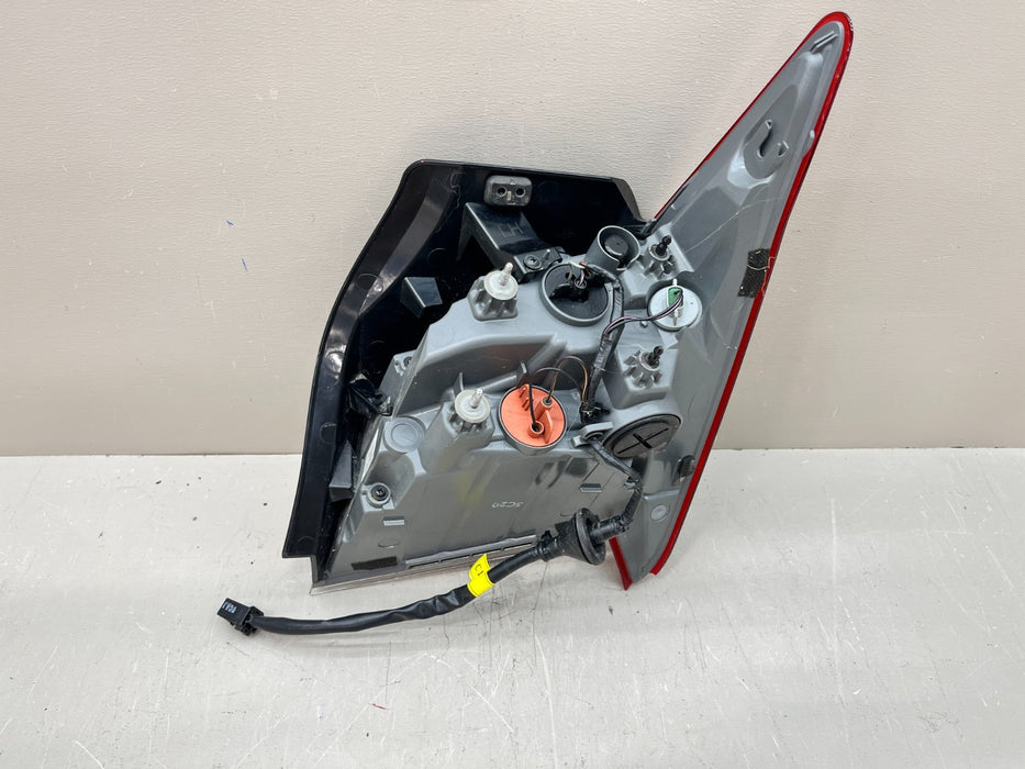 2021-2026 HYUNDAI ELANTRA LH LEFT OUTER TAIL LIGHT OEM 92401-AA020