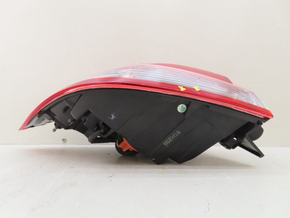 2018-2020 HYUNDAI ELANTRA GT REAR LEFT SIDE OUTER TAIL LIGHT LED OEM 92401-G3110