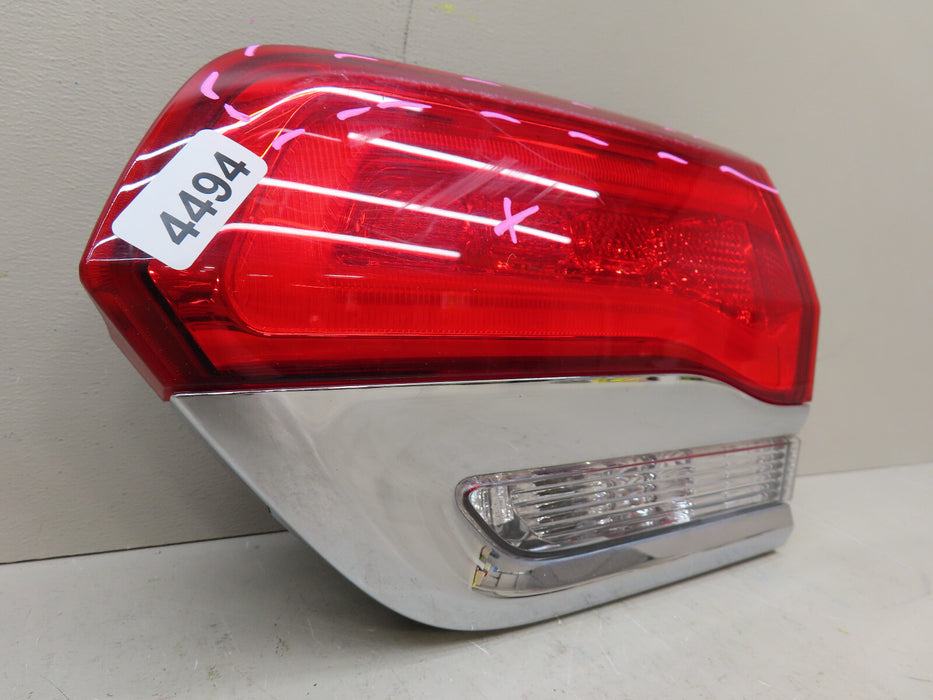 2015 -2020 JEEP GRAND CHEROKEE PASSENGER RH PASSENGER SIDE TAIL LIGHT OEM