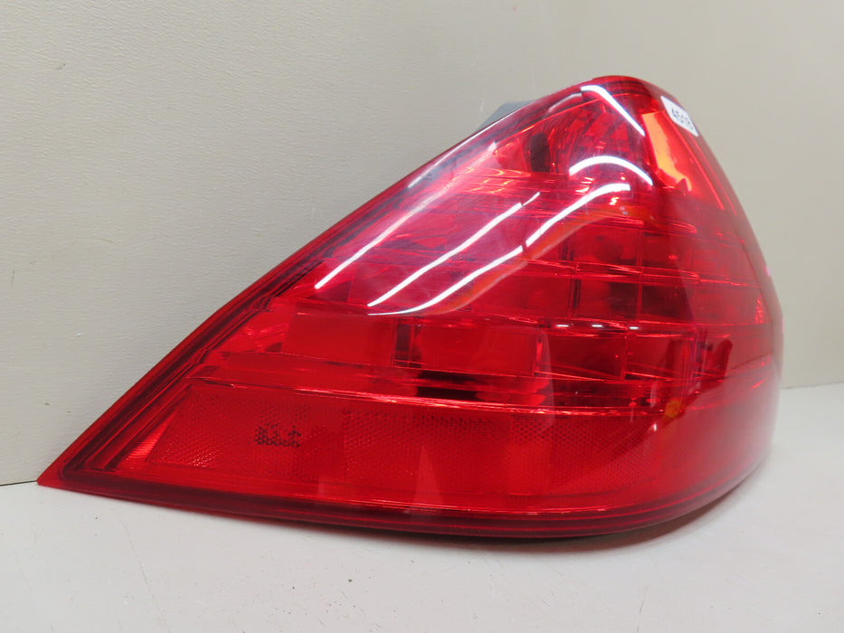 2006 2007 HONDA ACCORD REAR LEFT DRIVER SIDE TAIL LIGHT OEM