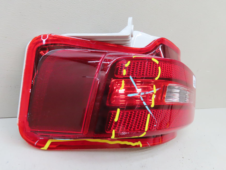 2020-2022 HYUNDAI PLAISADE REAR LEFT DRIVER SIDE BACKUP LIGHT REFLECTOR OEM