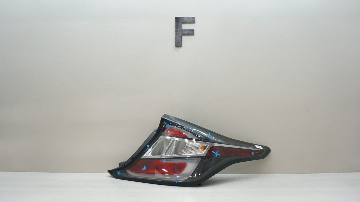 2016-2019 CHEVROLET VOLT REAR RIGHT PASSENGER SIDE TAIL LIGHT OEM