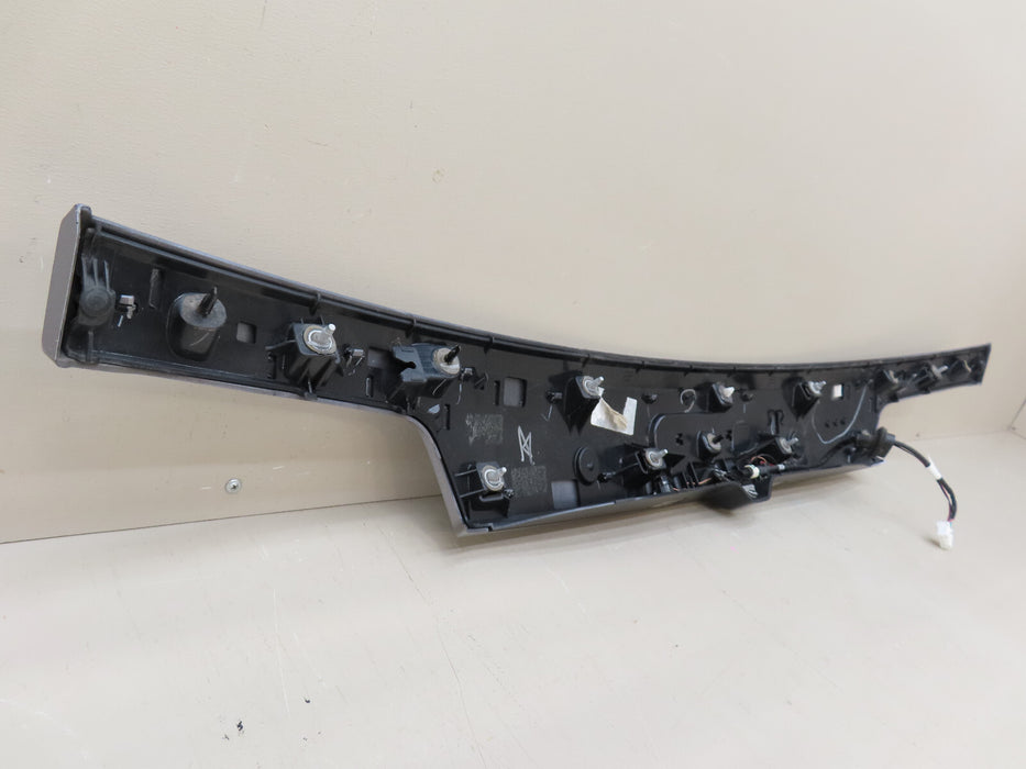 2017-2021 JEEP GRAND CHEROKEE REAR GATE TRIM MOLDING W/CAMERA OEM 1WD55TRMACD